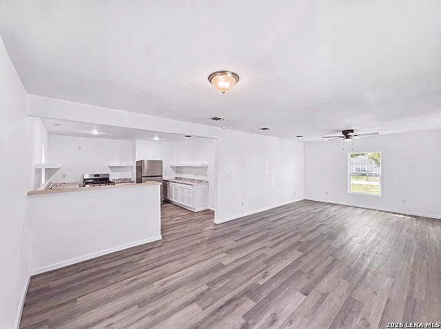 3 bed, 2.0 bath, 1344 sqft, $1,900 — Photo 4