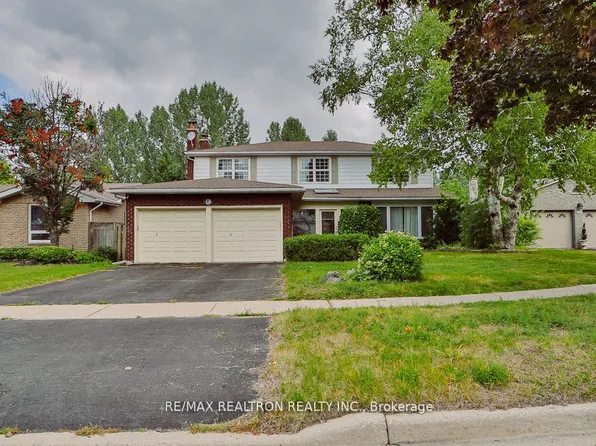 18 Debra Cres, Barrie, ON L4N 3T1