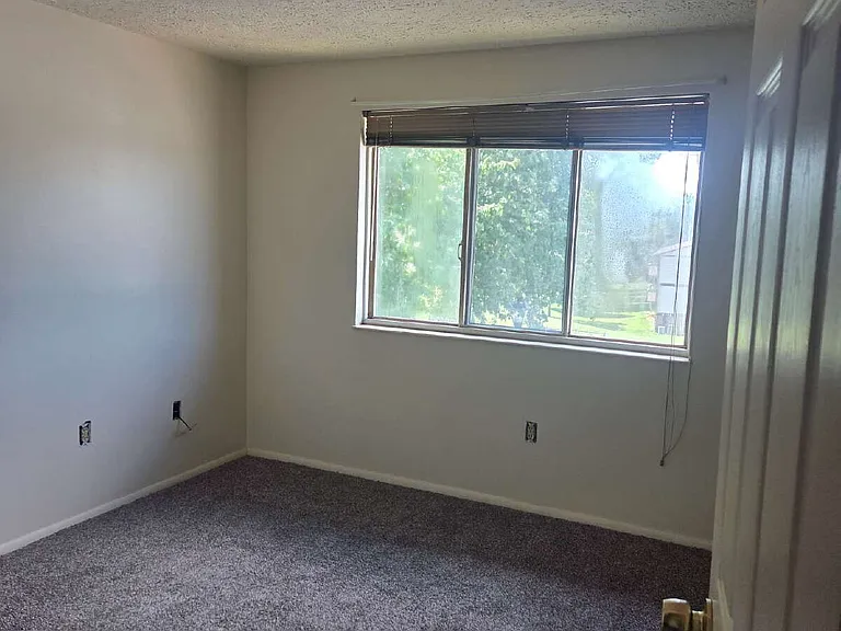 751 Heather Ridge Dr #M — Photo 3