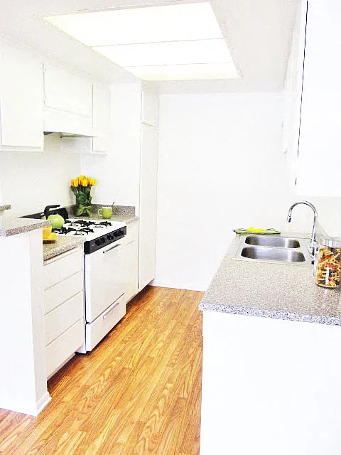 Kester Apartments — Photo 4