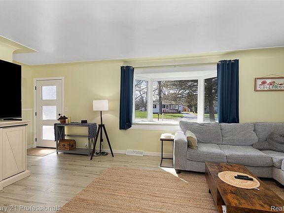 4th image of 5404 Drayton Rd