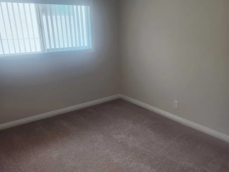 901 N Walnut St #Q — Photo 10