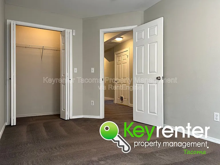 628 N Steele St — Photo 19