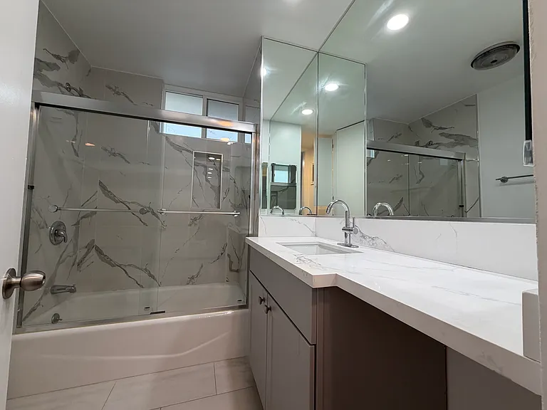1277 Barry Ave #7 — Photo 9