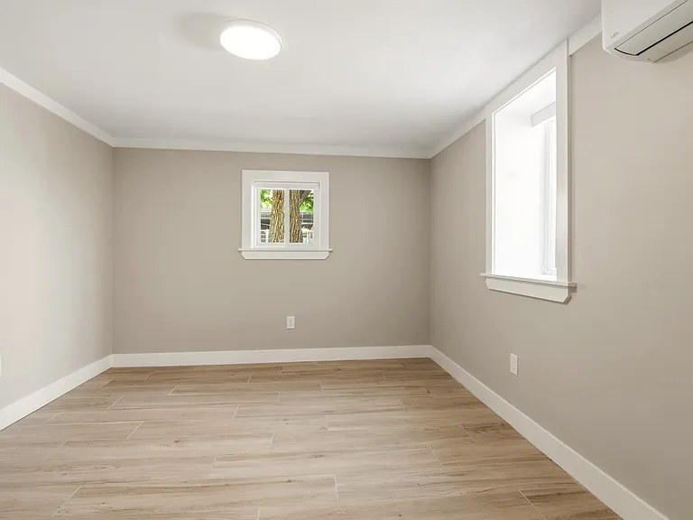 1592 Meade St #B — Photo 7