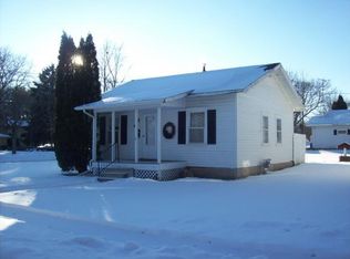 1215 Algoma St, New London, WI 54961