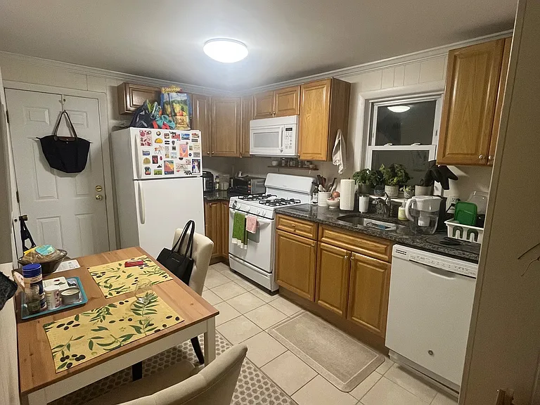 57 Cedar St #8 — Photo 1