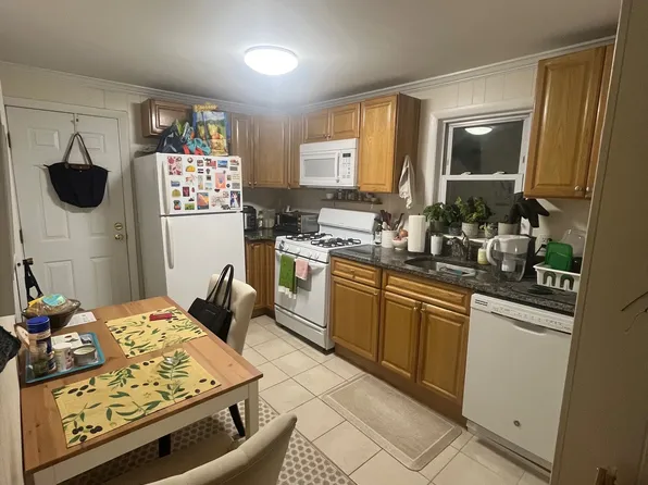 57 Cedar St, Cambridge, MA