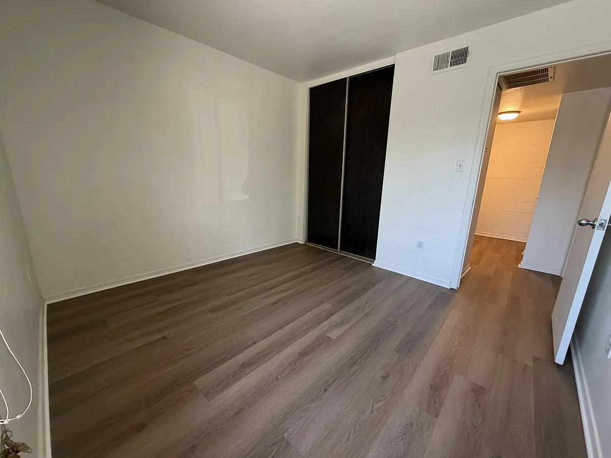 5910 W. Golden Ln. — Photo 4