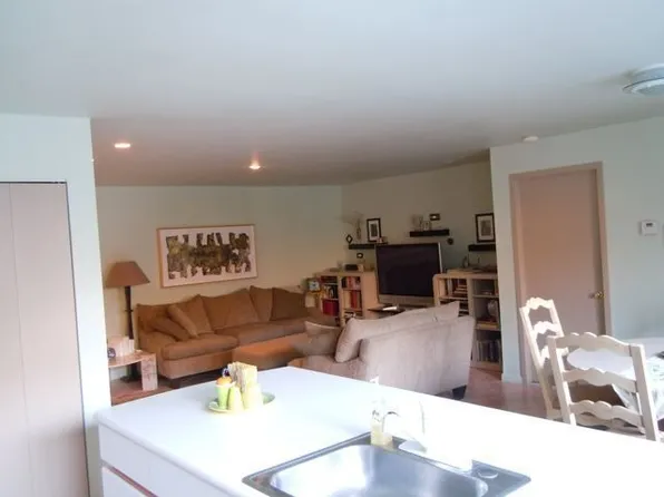 1655 Oakwood Dr #211, Penn Valley, PA 19072