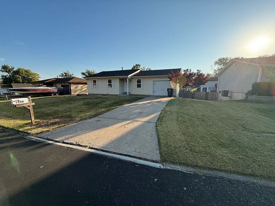 1906 Autumn Hill Dr