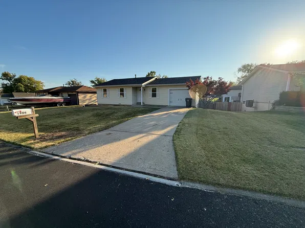1906 Autumn Hill Dr, O'Fallon, MO 63366