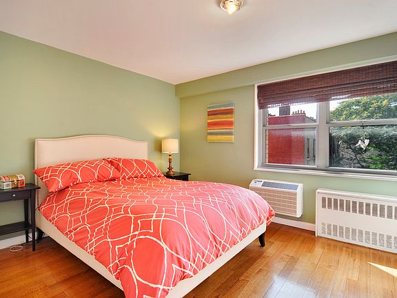 3rd image of 100 W 93rd St APT 5C