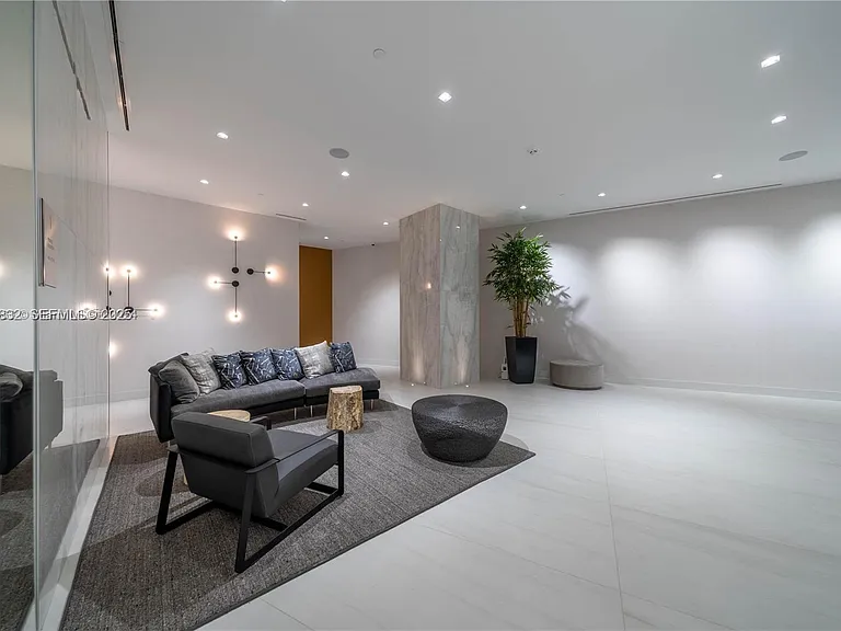 17550 Collins Ave #402 — Photo 16