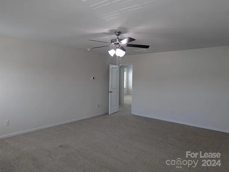116 Gray Willow St — Photo 9
