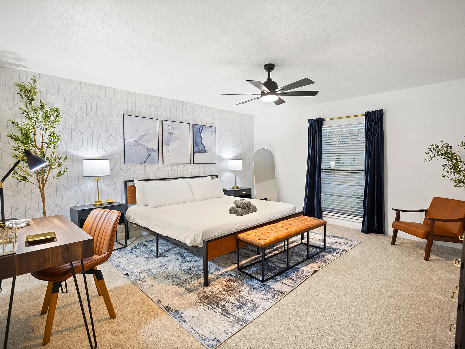 5 bed, 2.5 bath, 2032 sqft, $8,150 — Photo 3