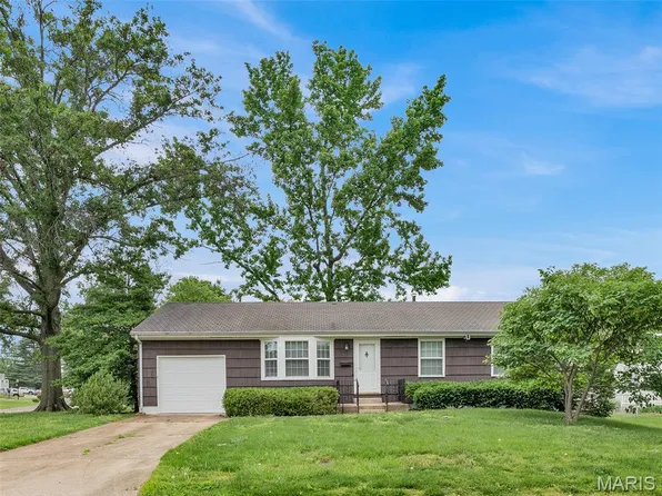 7161 Val Brook Ln, Saint Louis, MO 63123