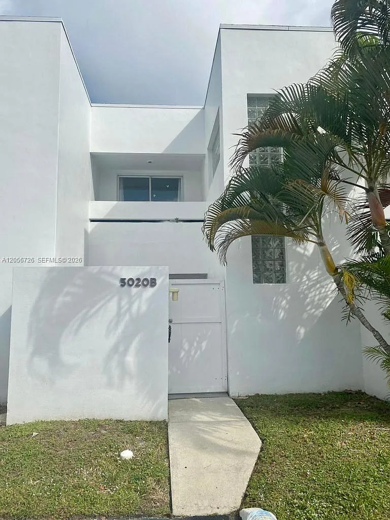 Park Place Townhomes — Photo 1