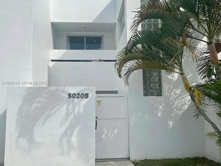 5020 Elmhurst Rd #B — Photo 1