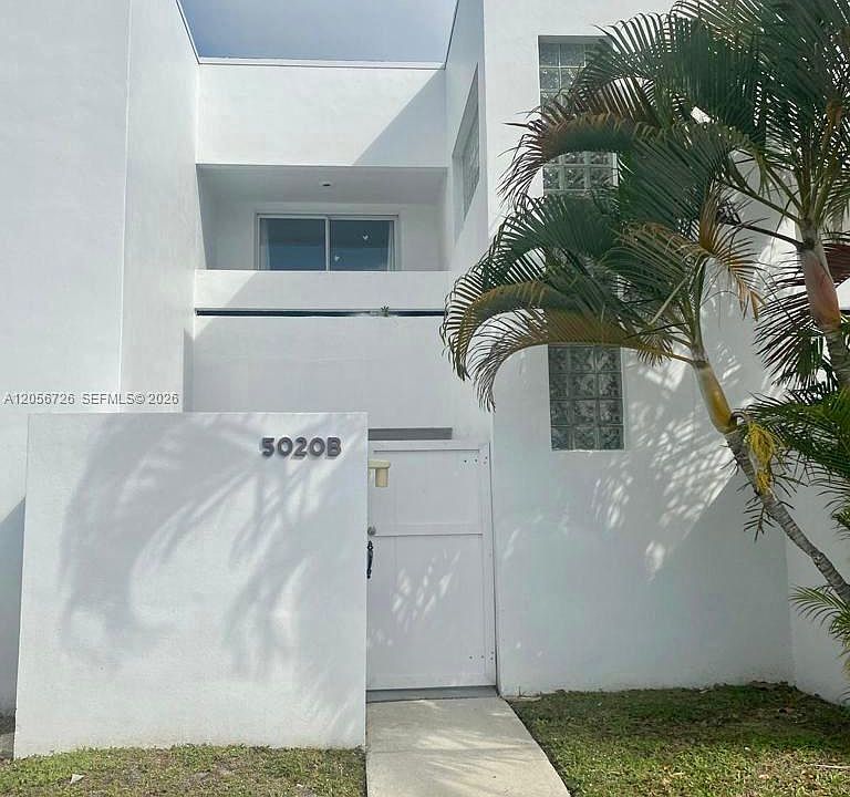1st image of 5020 Elmhurst Rd APT B