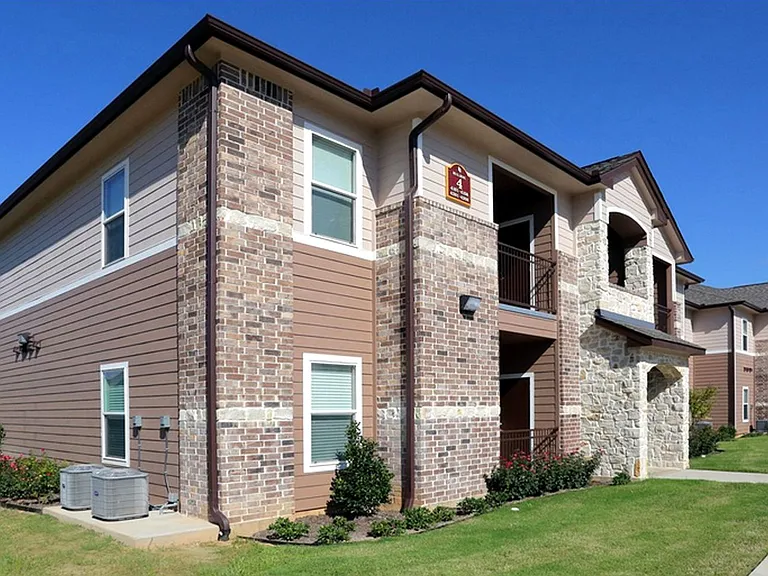 Cypress Creek Apartments — Photo 20