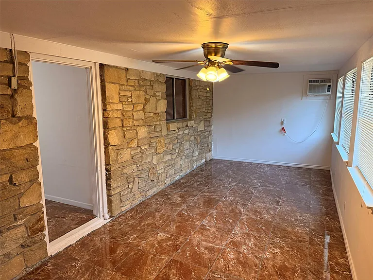 7406 Southgate Ln #A — Photo 20