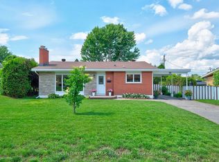 20 Sherry Ln, Ottawa, ON K2G 3L6