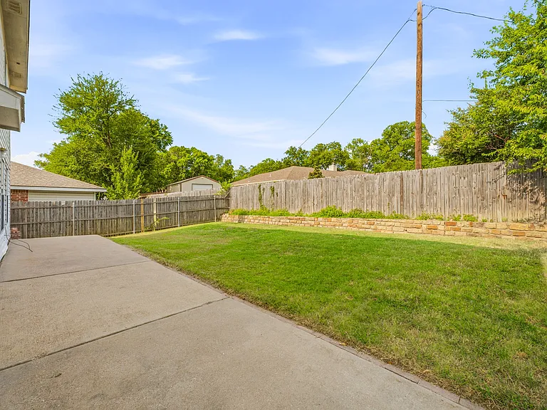 5237 Bedfordshire Dr — Photo 14