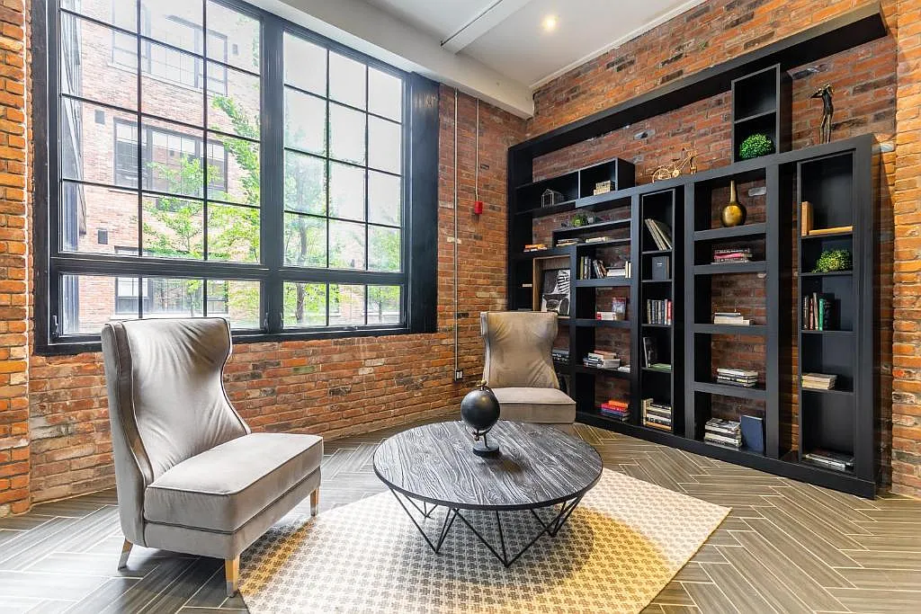 The Dundurn Lofts — Photo 4