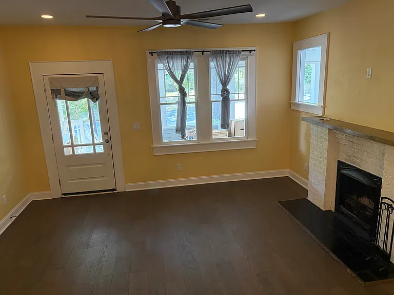 1009 King St — Photo 3