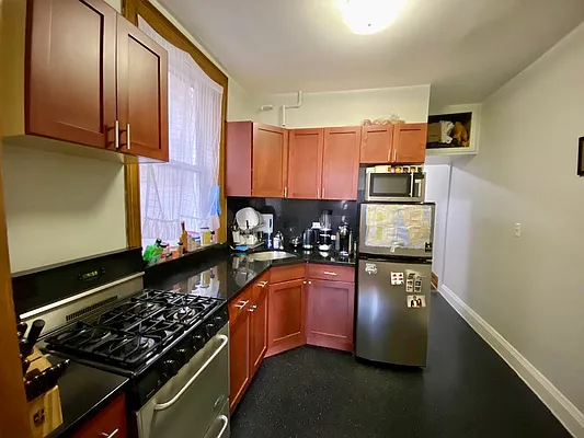 Rented by NY Living Solutions | media 34