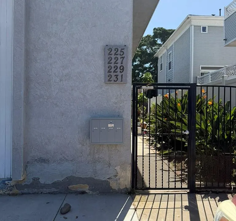 225 Dahlia Ave #231