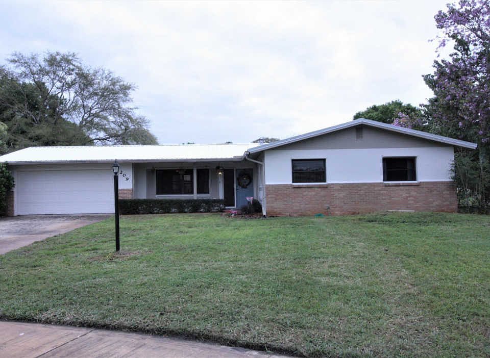 1st image of 209 Ivanhoe Ct