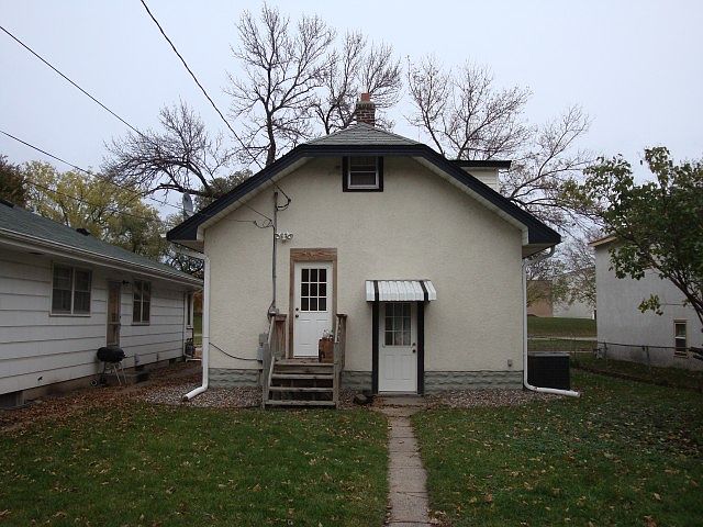2nd image of 899 27th Ave SE