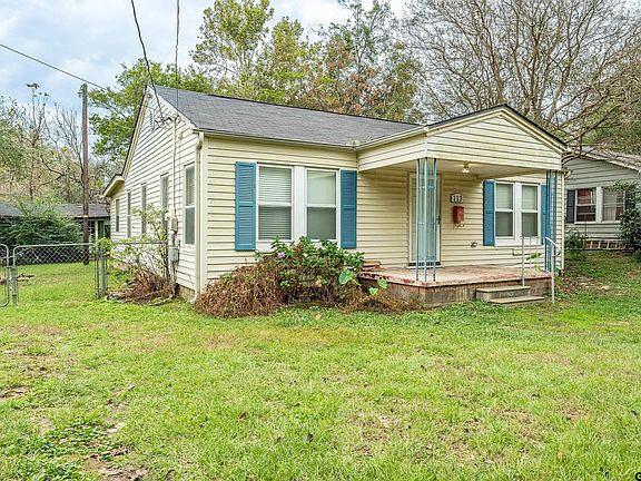 3rd image of 113 Tucker Ln