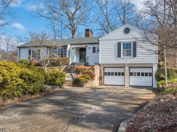 205 Pines Lake Dr, Wayne Twp., NJ 07470