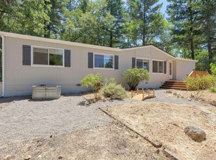 1001 Pleasant Valley Rd, Merlin, OR 97532