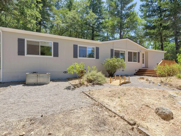 1001 Pleasant Valley Rd, Merlin, OR 97532