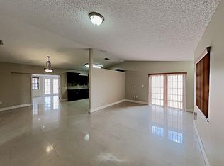 8733 Vamo Rd, Sarasota, FL 34231