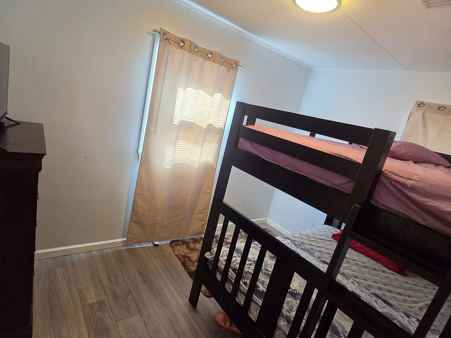 2 bed, 1.0 bath, 725 sqft, $2,400 — Photo 2