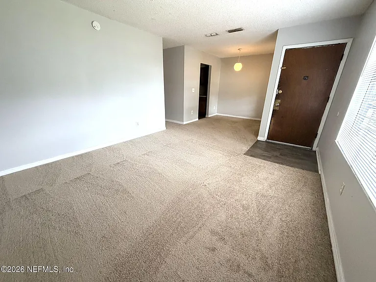 460 Bentwood Ln #C — Photo 3