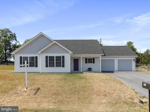 57 Aqueduct Ave, Martinsburg, WV 25405