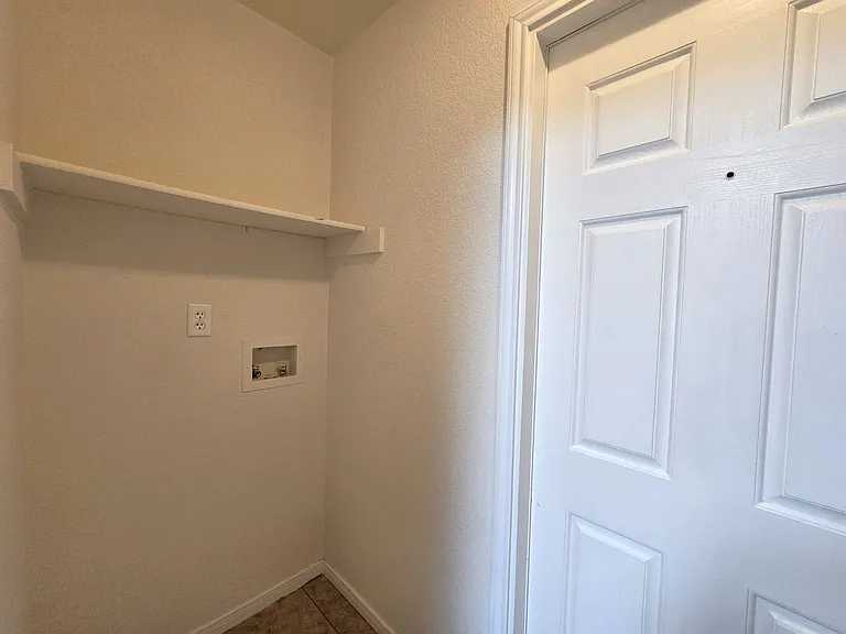 5705 Mandalay — Photo 15
