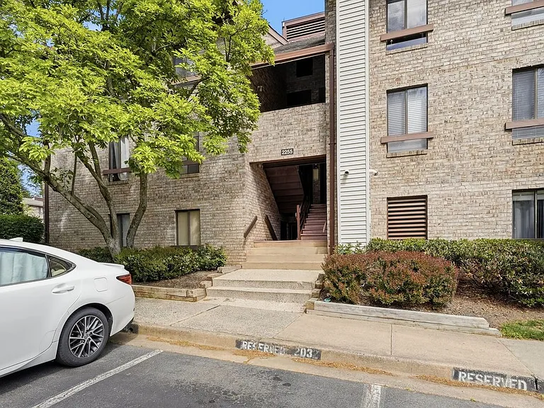 2255 Castle Rock Sq #21C — Photo 1