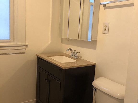 5th image of 3246 N Southport Ave #1