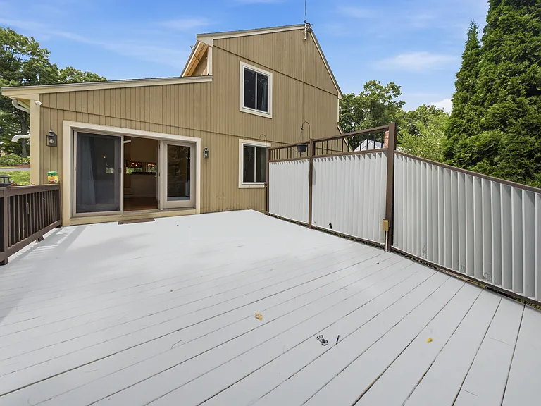 7 Sherborne Cir — Photo 29