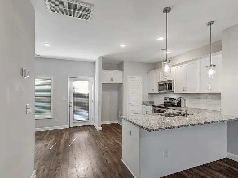 2716 Wind Gap Dr — Photo 2