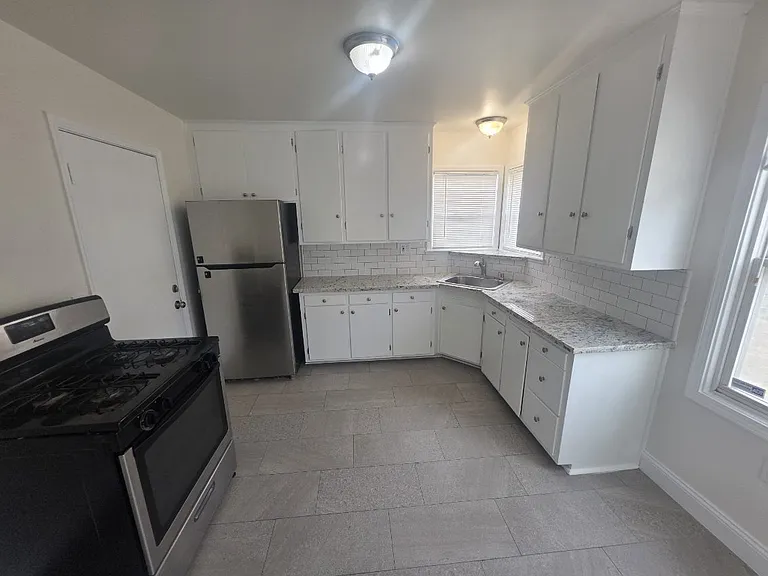 3025 Burnette St — Photo 3