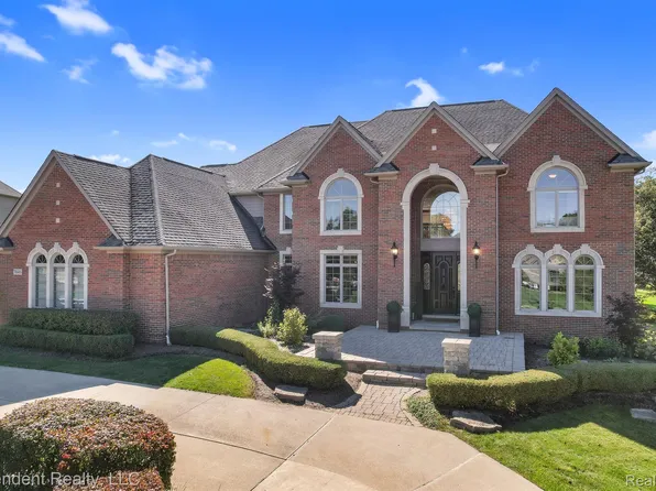 3846 Basswood Ct, Oakland, MI 48363