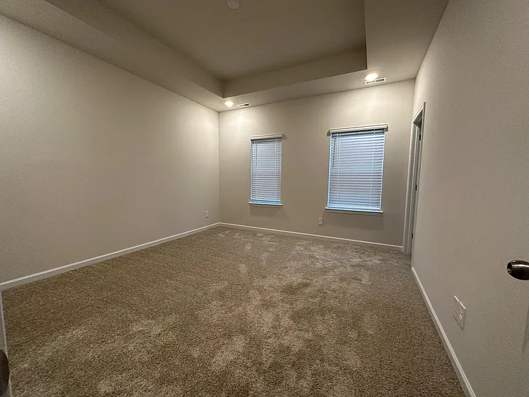 10008 Hemingway Pl — Photo 3